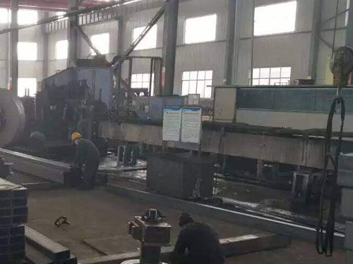 異型管車間展示